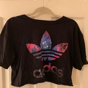 cropped adidas t shirt!